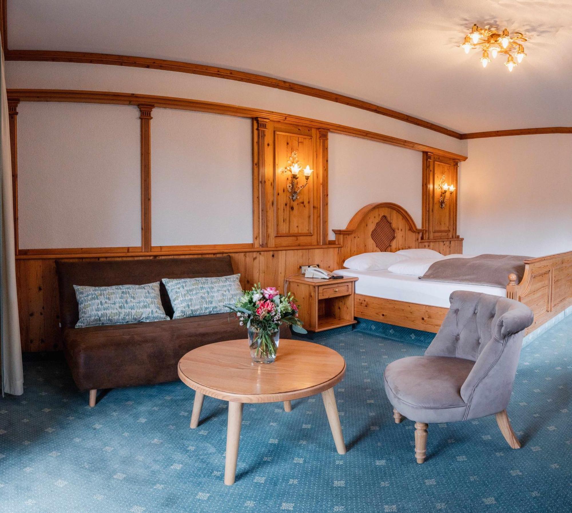 Hotel-Restaurant Kreuzberghof Tagungs- Und Veranstaltungshotel Tiefenbach  Zewnętrze zdjęcie