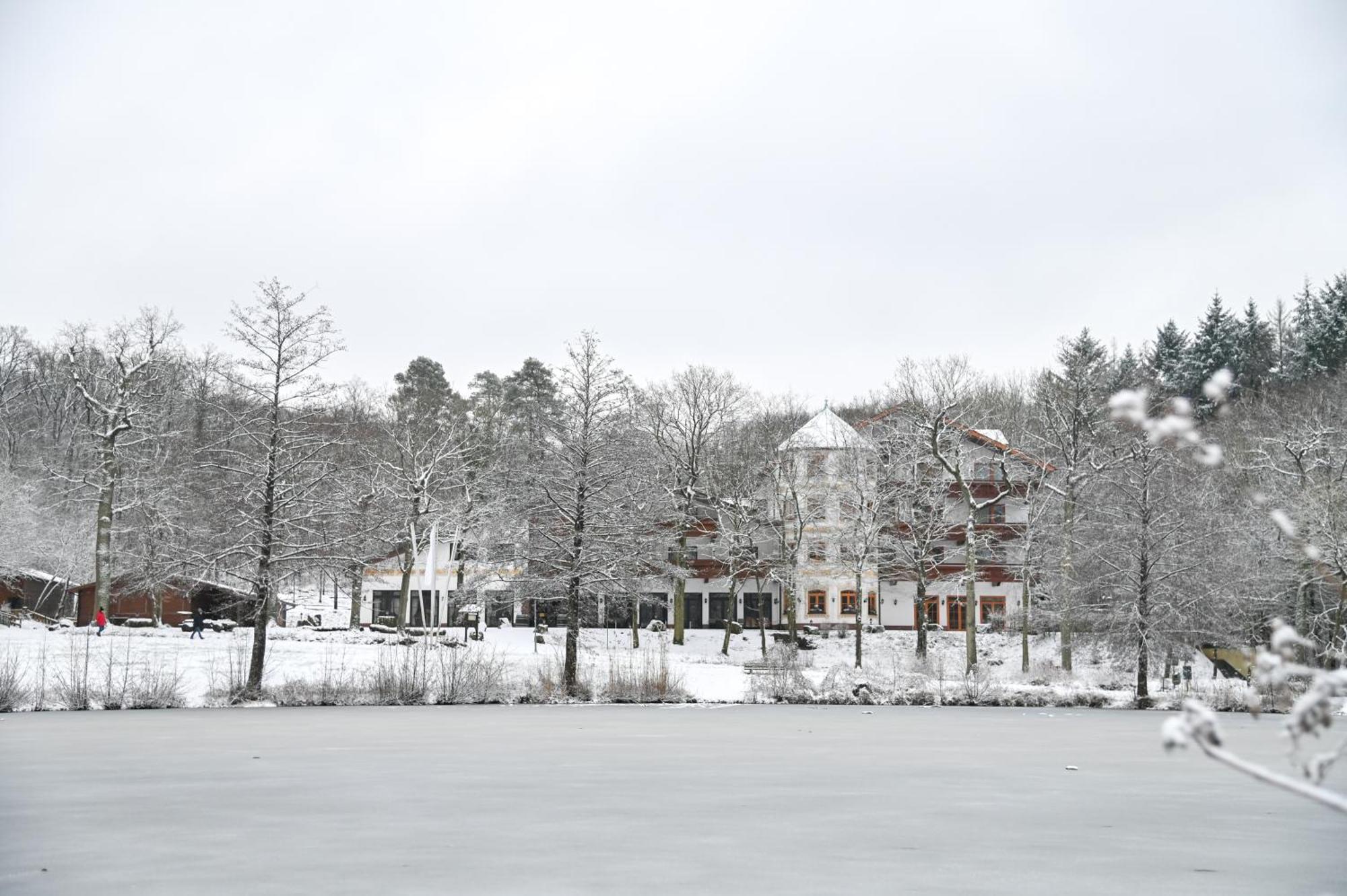 Hotel-Restaurant Kreuzberghof Tagungs- Und Veranstaltungshotel Tiefenbach  Zewnętrze zdjęcie