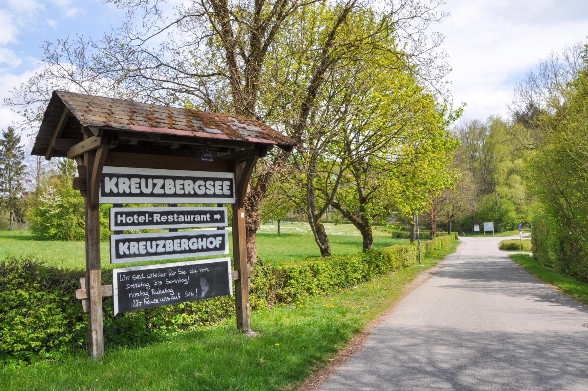Hotel-Restaurant Kreuzberghof Tagungs- Und Veranstaltungshotel Tiefenbach  Zewnętrze zdjęcie